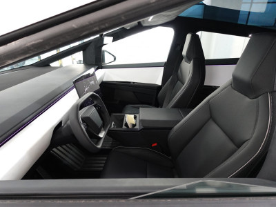 Tesla Cybertruck Фото №9